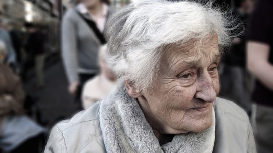 Life Expectancy Of Poorer Women Drops While Richer Women Live Longer